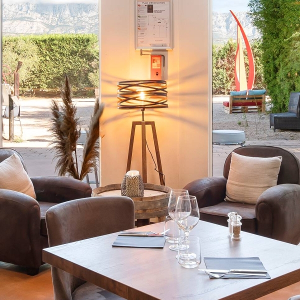 Le restaurant - L'auberge Terre Du Mistral - Auberge Rousset - top restaurant ROUSSET