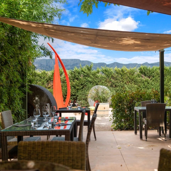 Le restaurant - L'auberge Terre Du Mistral - Auberge Rousset - Cuisine Locale