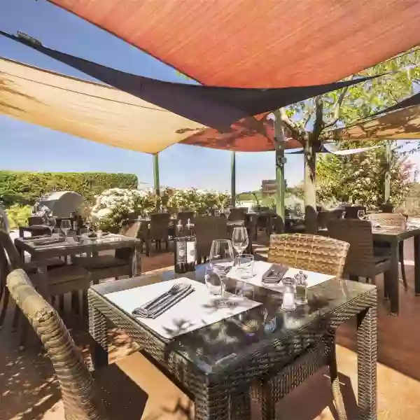 L'auberge - Ferme L'auberge Terre Du Mistral - Auberge Rousset - Domaine Rousset