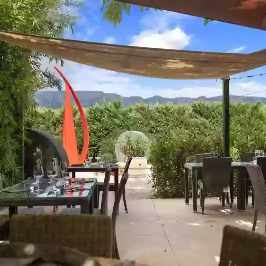 L'auberge - Ferme L'auberge Terre Du Mistral - Auberge Rousset - Moulin à Huile Rousset