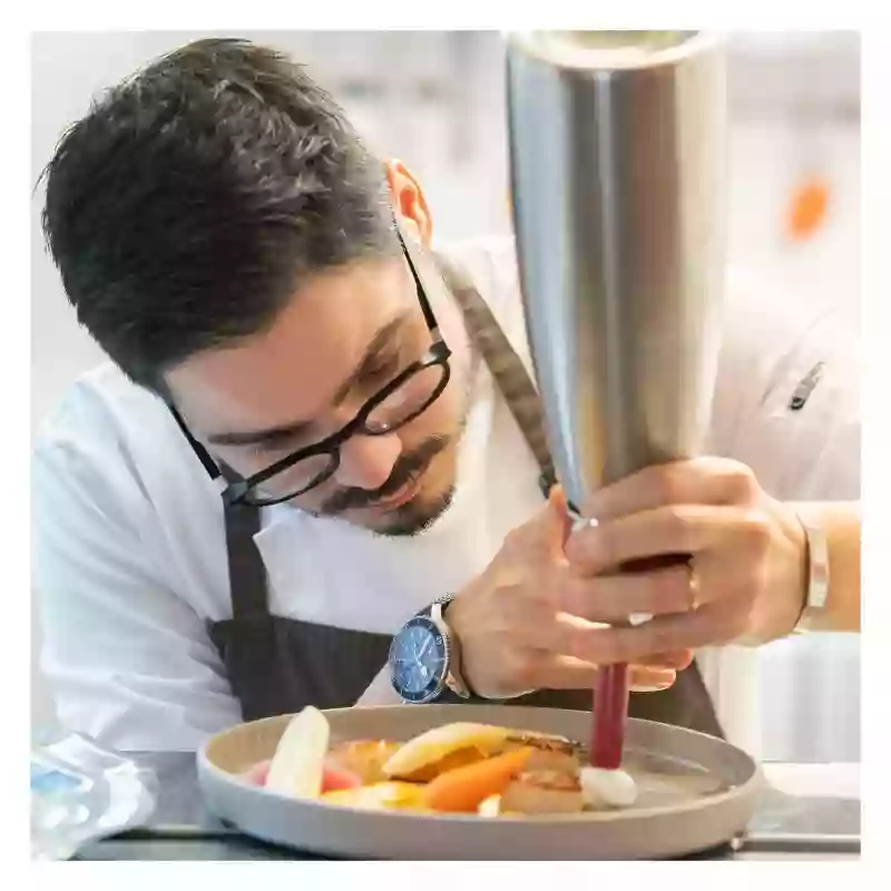 Ferme Auberge Terre de Mistral - Restaurant Rousset - Domaine Rousset
