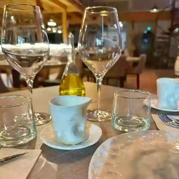 L'auberge - Ferme L'auberge Terre Du Mistral - Auberge Rousset - Restaurant Rousset